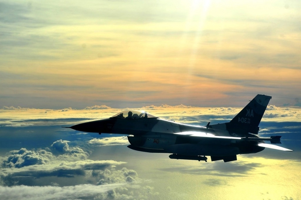 F-16 Fighting Falcon: Cost, Pics, Specs, Seating, and Interior
