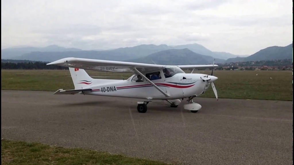 Cessna Skyhawk Images